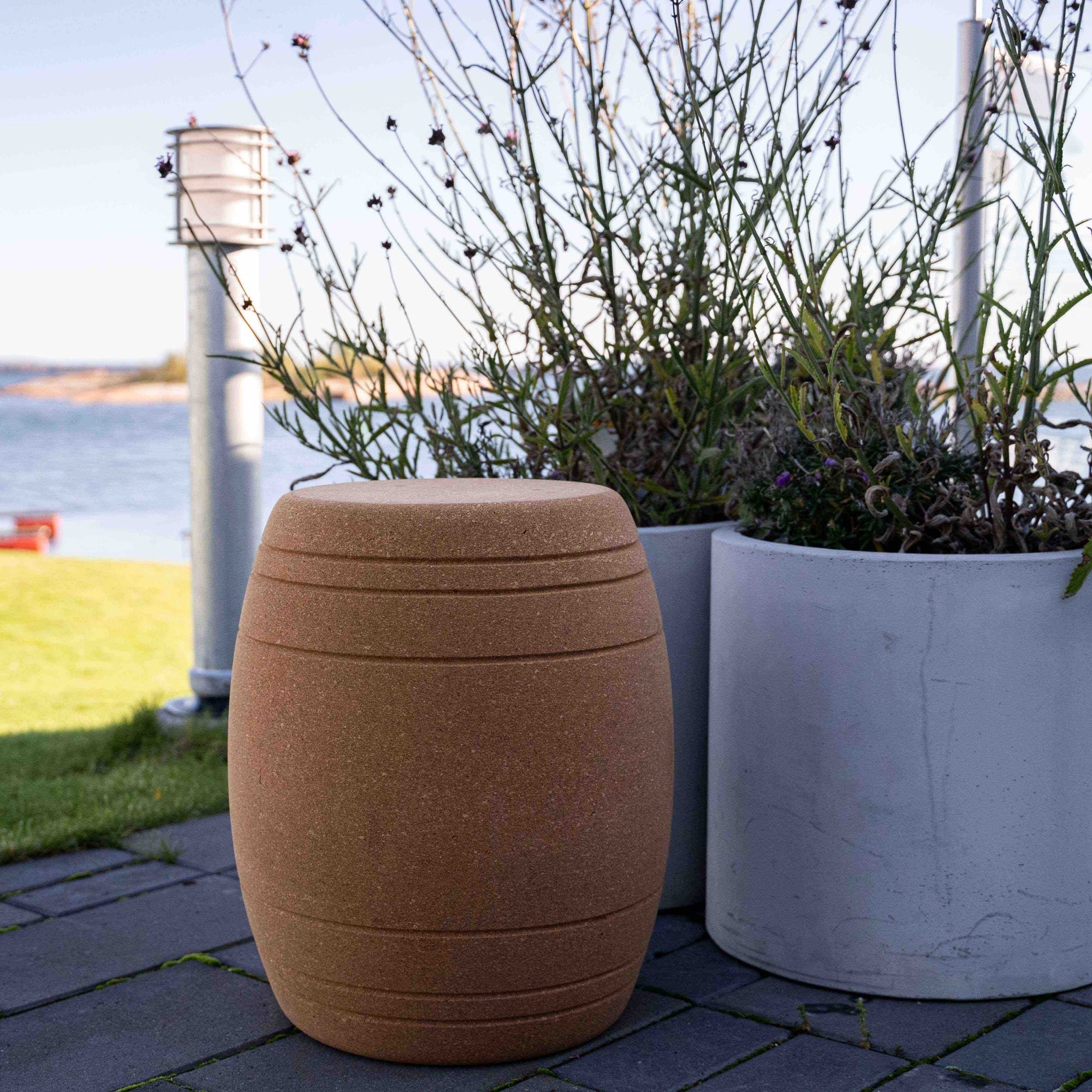 Spring refresh for your patio, sunroom, and pool area - 12 tips for an outdoor lounge feel with natural materials and cork