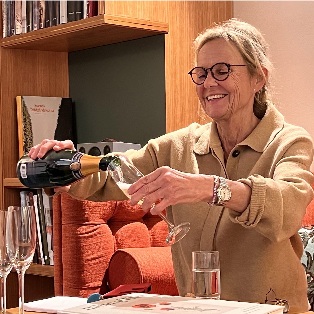 Mother’s Day Gift - A Personal Present for Moms Who Love Wine and Interior Design