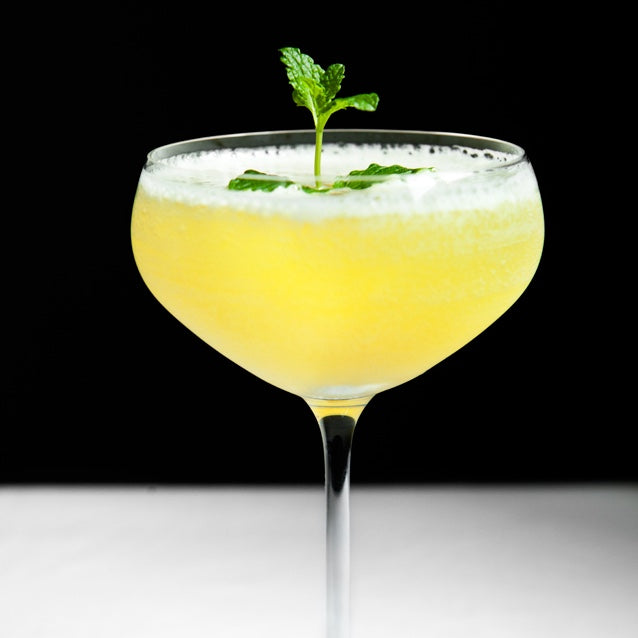Flirtini Cocktail Recipe – How to Make This Sparkling Vodka Classic