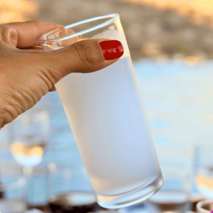 Rakı – El Espíritu de Turquía en un Vaso